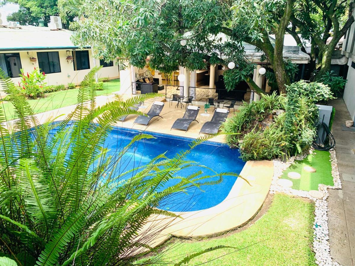 Hotel Mango Airport Santiago Este Exterior photo